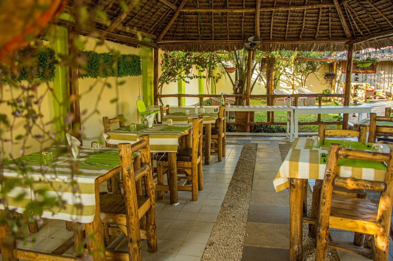 Green'S Hostel Нунгви Екстериор снимка