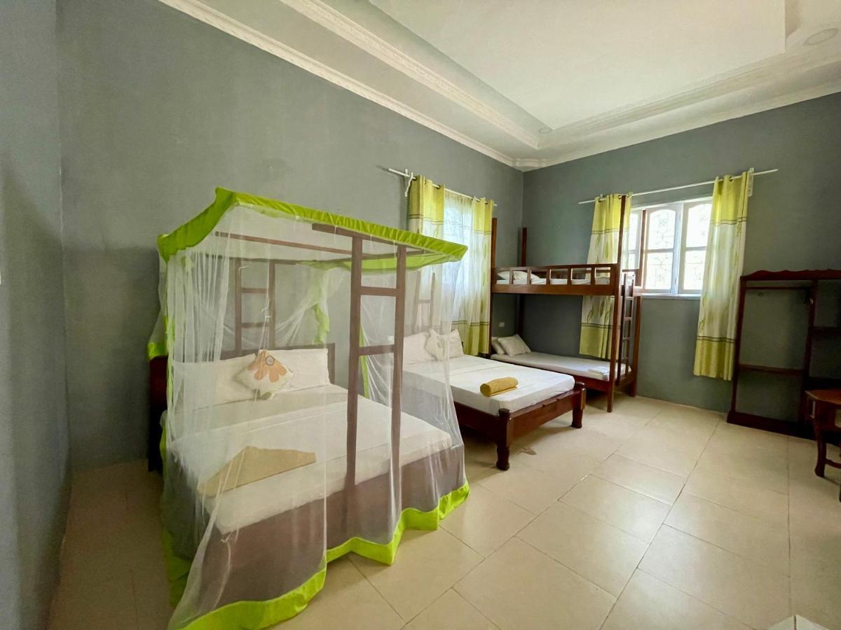 Green'S Hostel Нунгви Екстериор снимка